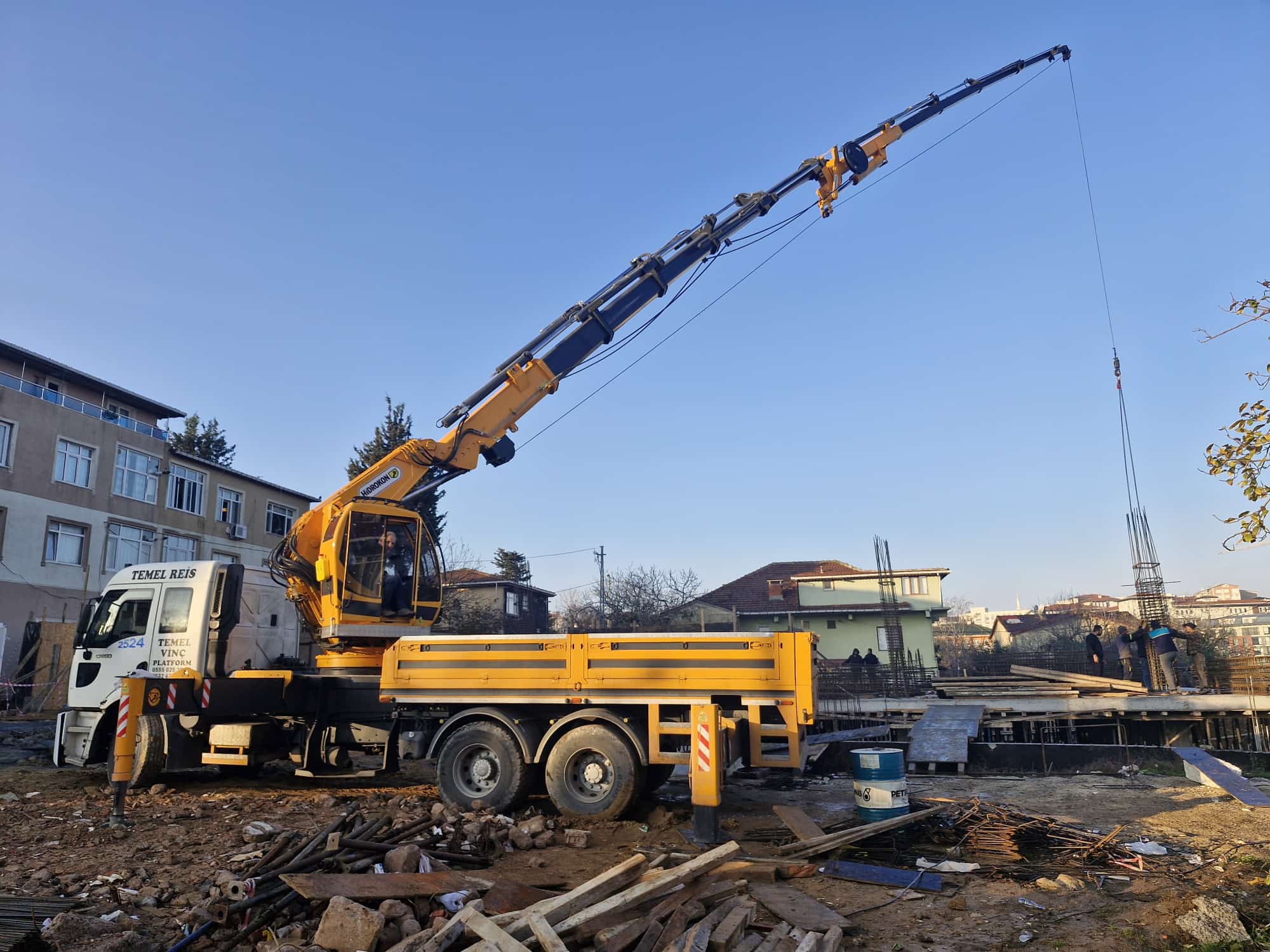 30 tonluk kiralık vinç