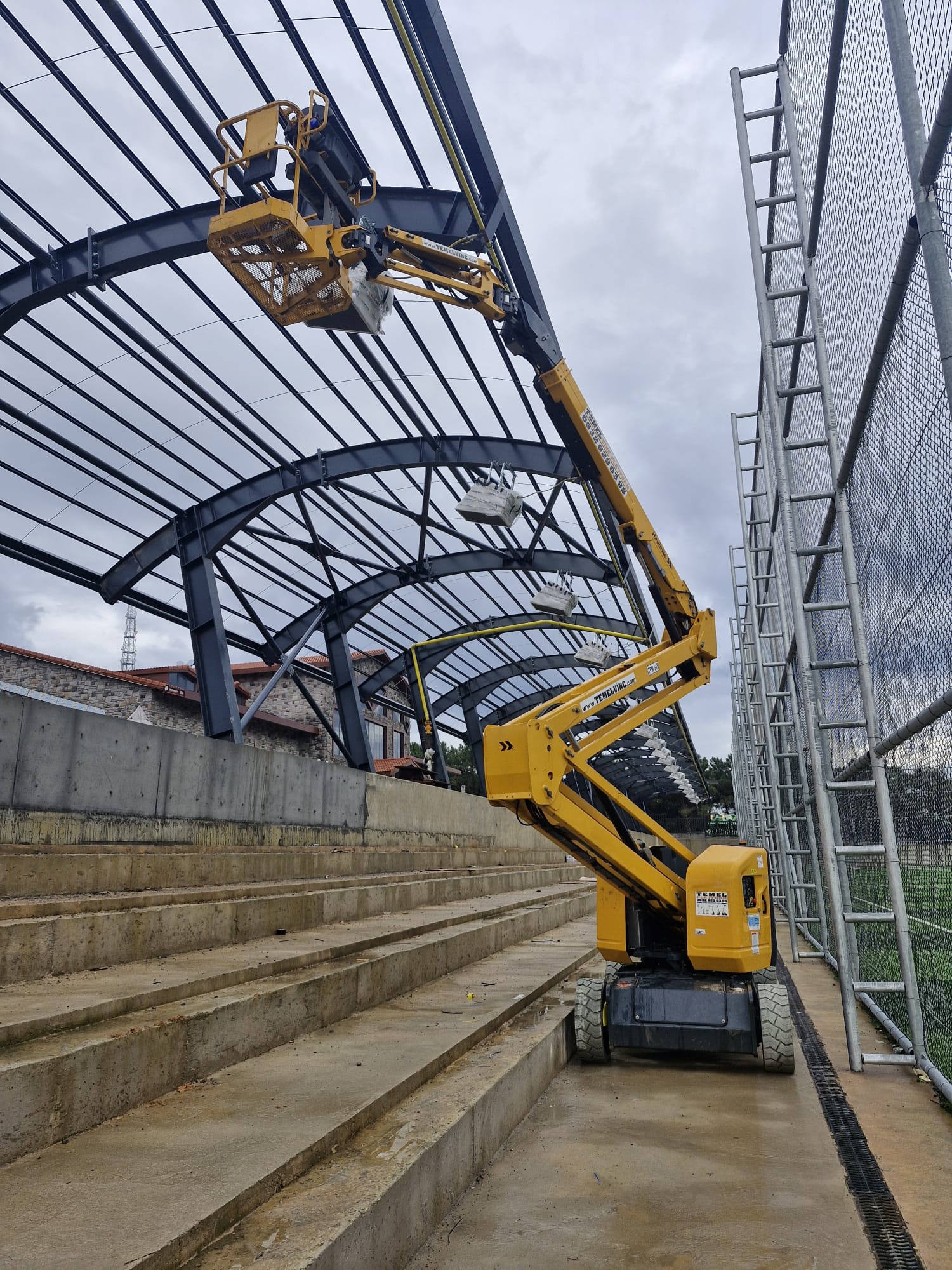 Makaslı ve eklemli platform